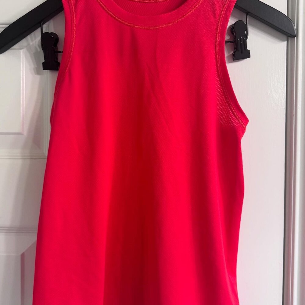 Red Lululemon sculpt tank, size 0 NWT